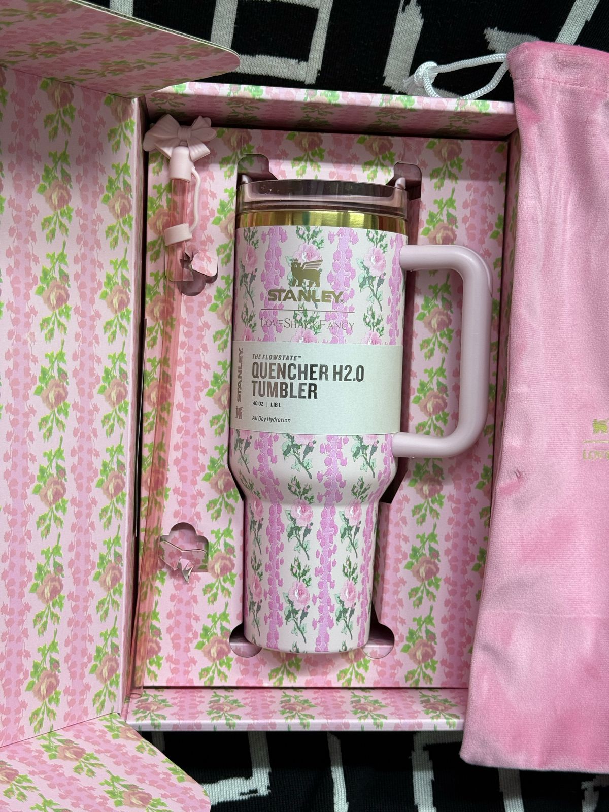 Stanley x LoveShackFancy Quencher H2.0 FlowState Tumbler – 40oz (1.18L) Floral Limited Edition
