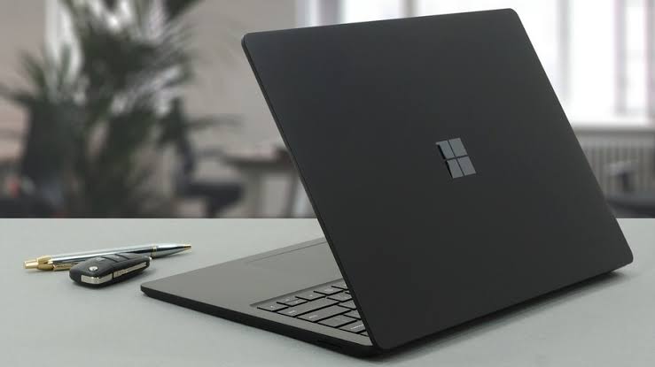 REFURBLISHED MICROSOFT  SURFACE LAPTOP 3 COI7 10TH GENERATION 16GBRAM 256GBSSD TOUCHSCREEN
Terrific display and touch/Pen experience
Excellent portability
Balanced performance