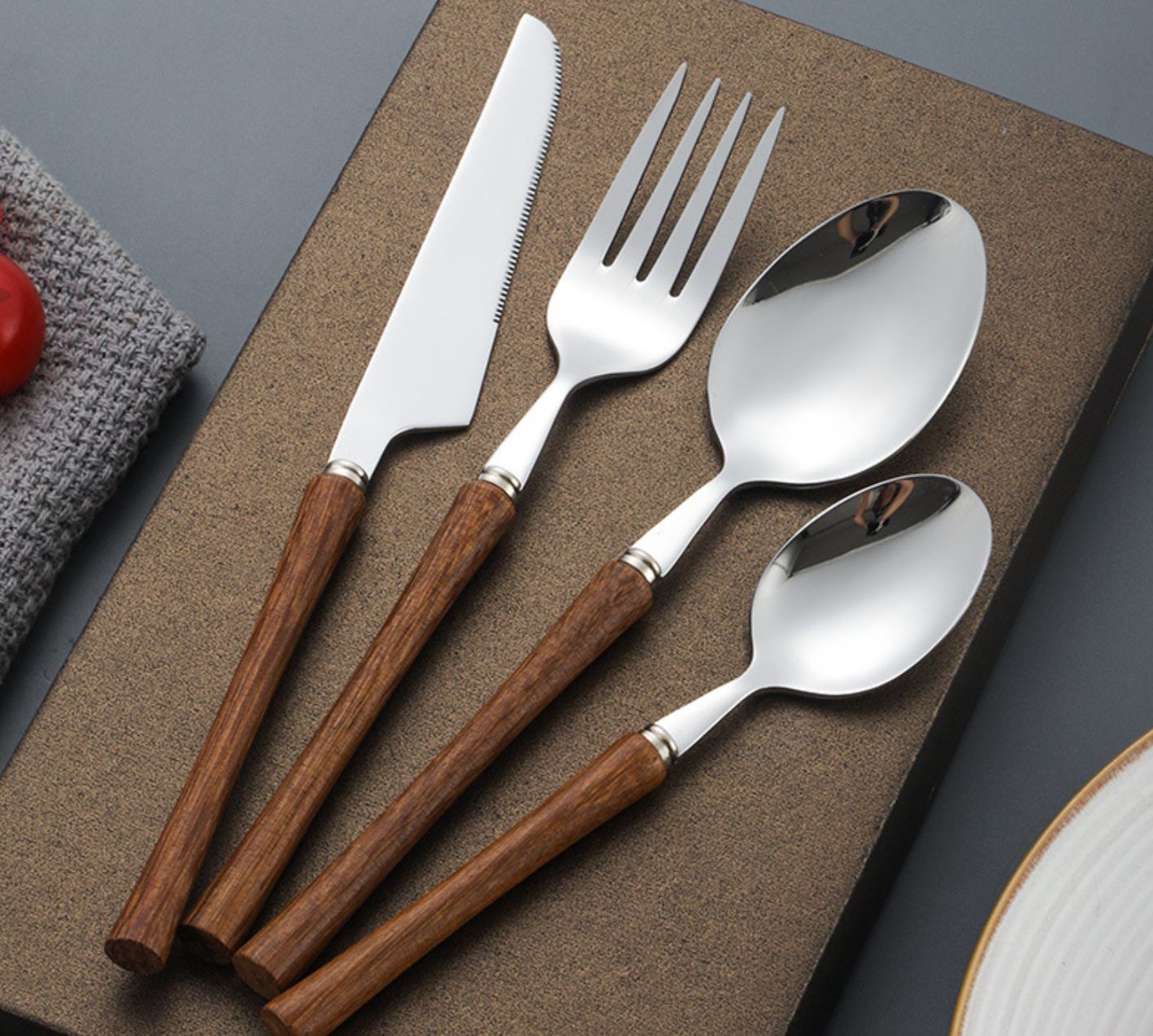Creative chicken wings, wooden handle, stainless steel tableware, 304 stainless steel knife, fork, spoon set, wooden stainless steel portable tableware