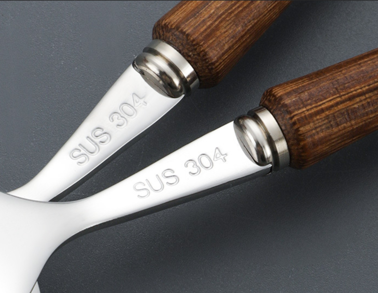 Creative chicken wings, wooden handle, stainless steel tableware, 304 stainless steel knife, fork, spoon set, wooden stainless steel portable tableware