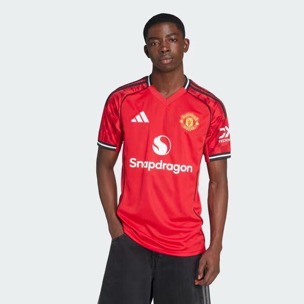 ⚡ Manchester United Red Home Fan Edition Jersey – Custom Printed Men’s Football Shirt, Personalized Name & Number, Breathable Stylish Sportswear, Multisize Options for Fans & Teams – Make Sure to Drop