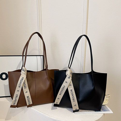 Vintage Niche Women's Brown Tote Bag Stylish Shoulder Handbag with Large Capacity and Premium Texture for Casual Daily and Office Commute