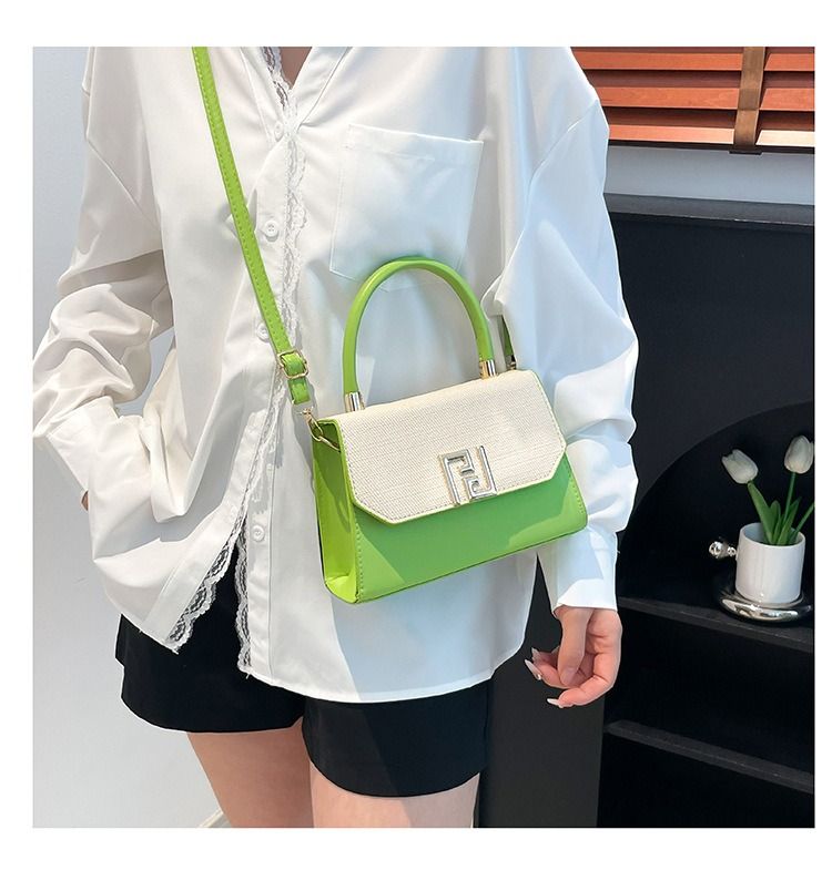 Fashion Design Handbag Women 2025 New Model Small Exclusive Casual Tote Bag Korean Version High Quality Fashionable Cross-body Bag Trendy Pastel Color Horizontal Square Shape Inner Zippered Pocket