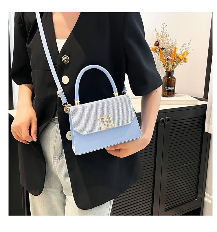 Fashion Design Handbag Women 2025 New Model Small Exclusive Casual Tote Bag Korean Version High Quality Fashionable Cross-body Bag Trendy Pastel Color Horizontal Square Shape Inner Zippered Pocket
