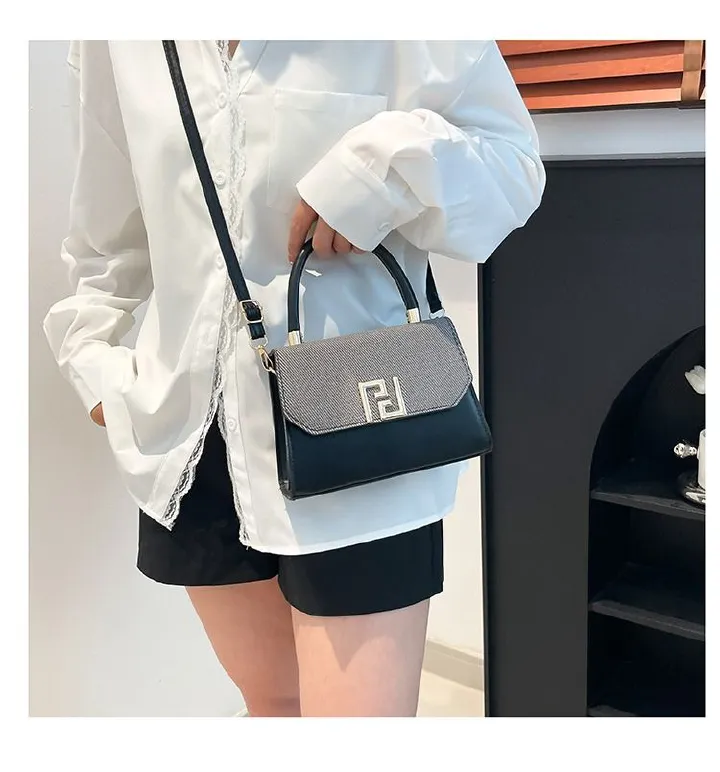 Fashion Design Handbag Women 2025 New Model Small Exclusive Casual Tote Bag Korean Version High Quality Fashionable Cross-body Bag Trendy Pastel Color Horizontal Square Shape Inner Zippered Pocket