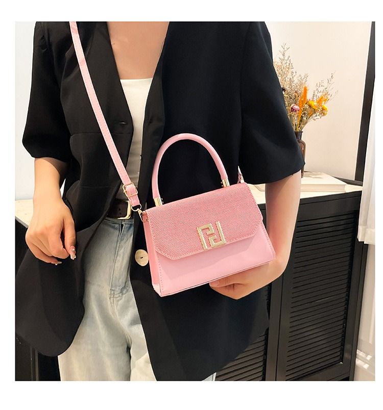 Fashion Design Handbag Women 2025 New Model Small Exclusive Casual Tote Bag Korean Version High Quality Fashionable Cross-body Bag Trendy Pastel Color Horizontal Square Shape Inner Zippered Pocket