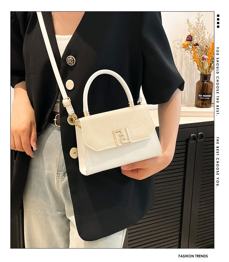 Fashion Design Handbag Women 2025 New Model Small Exclusive Casual Tote Bag Korean Version High Quality Fashionable Cross-body Bag Trendy Pastel Color Horizontal Square Shape Inner Zippered Pocket