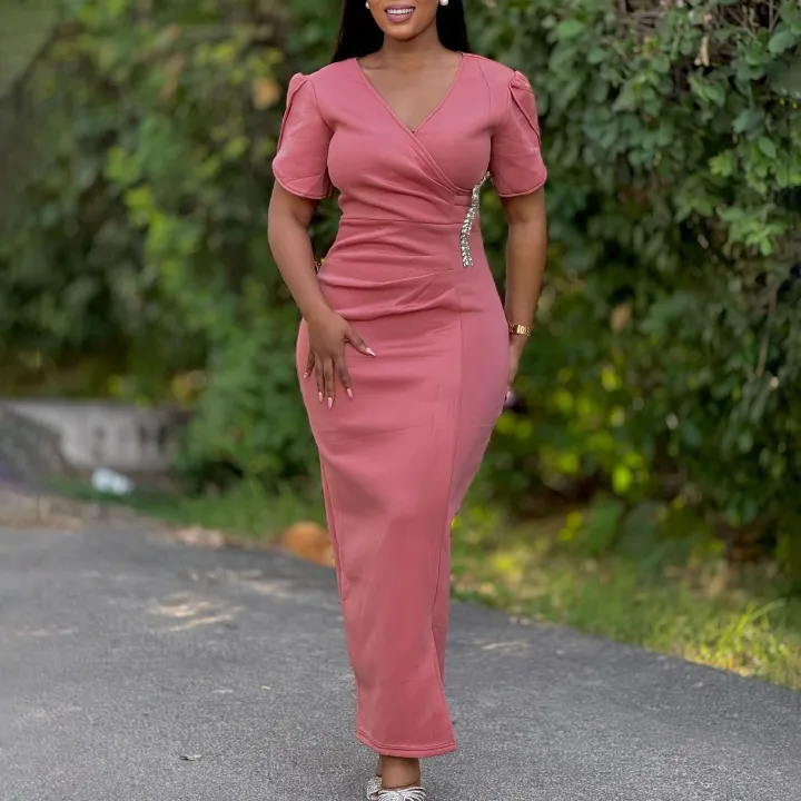 2025 African European American D579 Women's New Fashion Style Elegant V-Neck Evening Gown Beaded Dress Solid Pattern
Beaded Craftsmanship Trendy Ruffled Elements Elegant Style