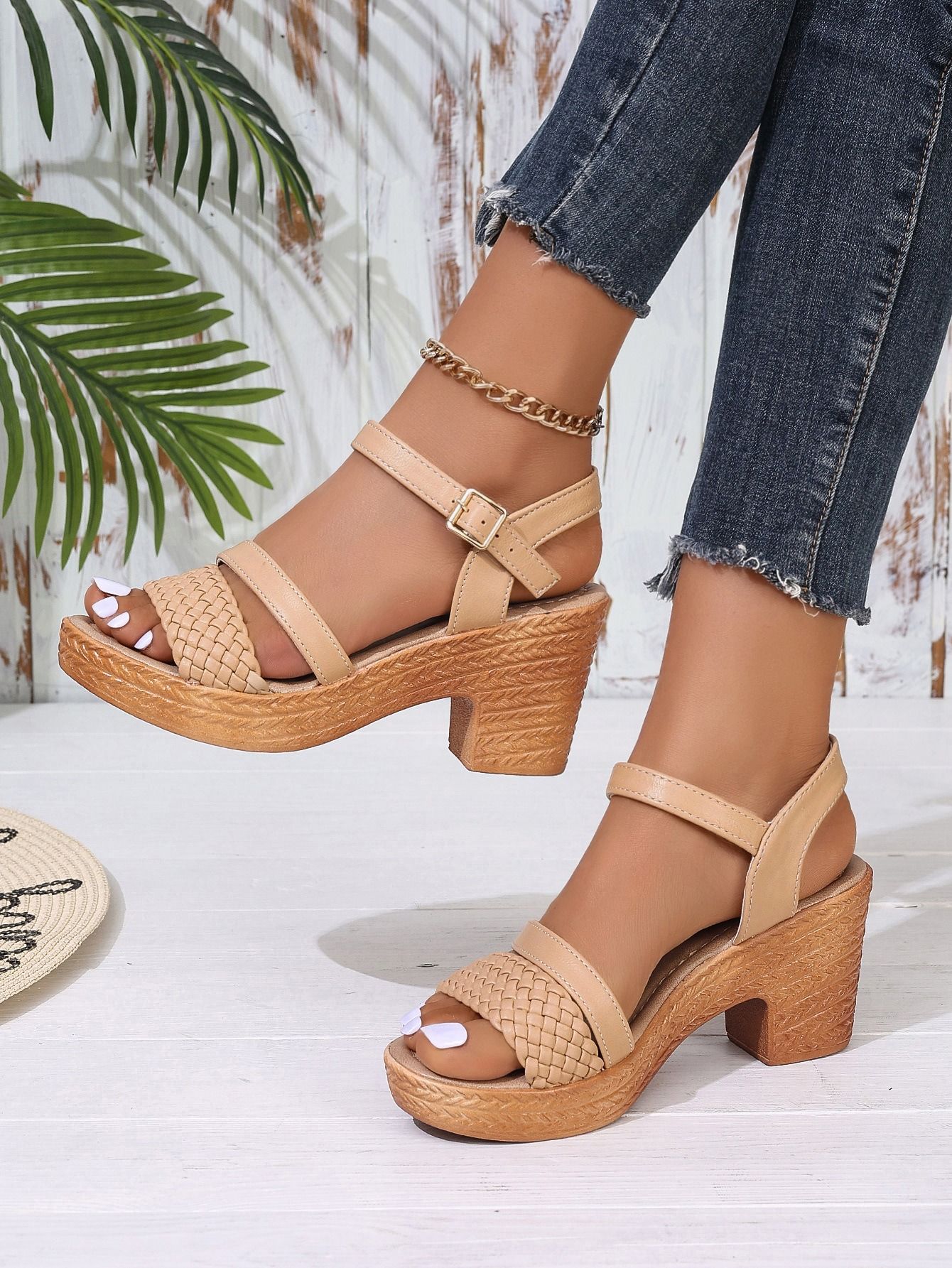 Summer 2025  Africa Europe America Fish-mouth One-piece Strap Thick-soled Women's Casual Fashion High-heeled Shoes Large Size Round Toe Thick Heel Casual Style