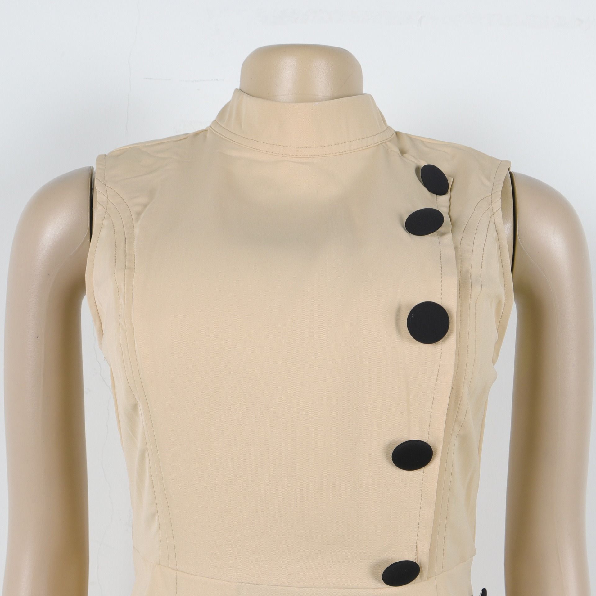 African European American 2025 Spring-Autumn S10993 Elegant Style A-line Neckline Sleeveless Button Decorated Dress Solid Color Pattern Mid-waist Semi-V-neck Fashionable Daily Wear Style