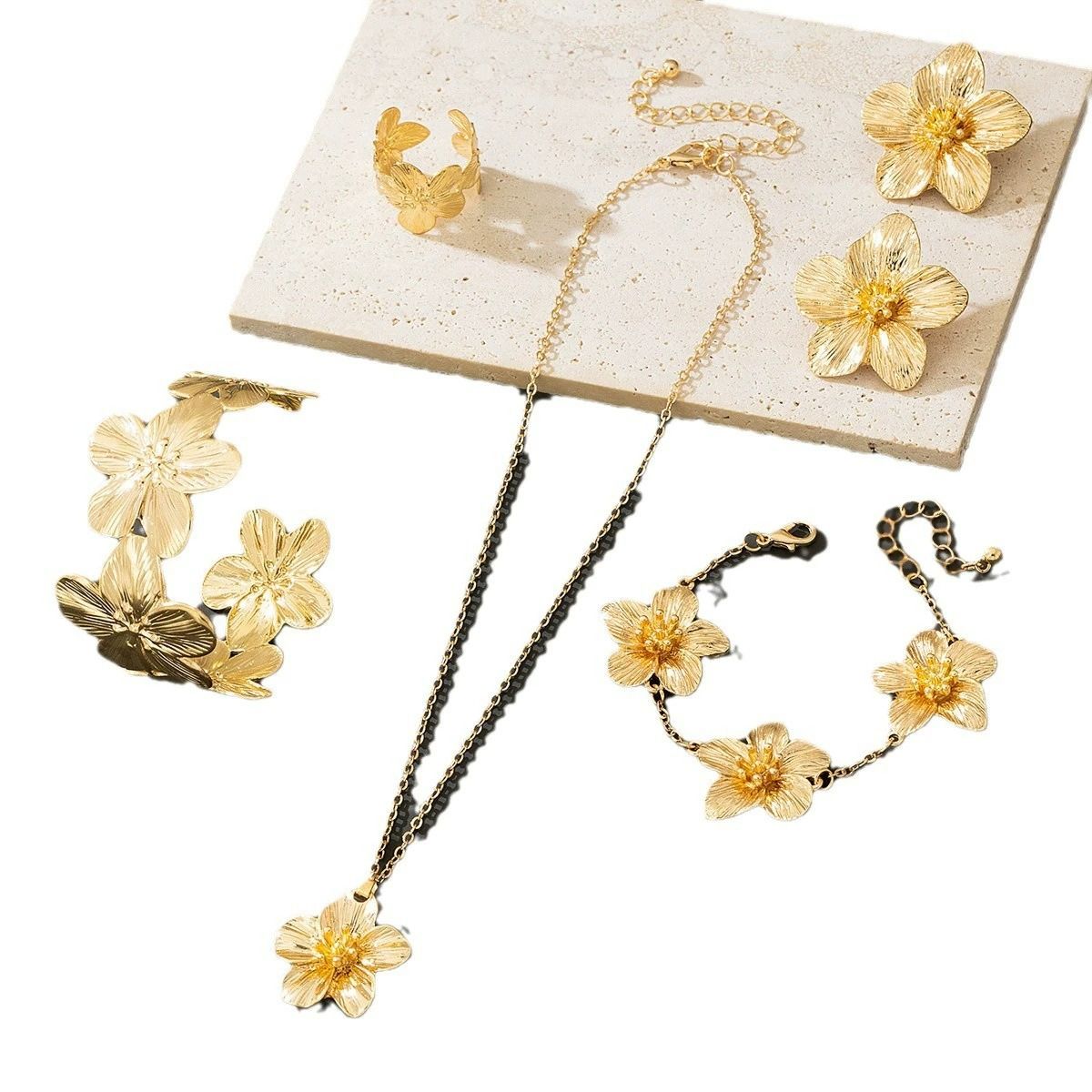 European and American cross-border retro golden flower pendant necklace bracelet ring earrings 5-piece high-end jewelry set