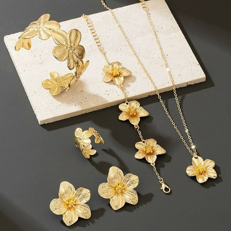 European and American cross-border retro golden flower pendant necklace bracelet ring earrings 5-piece high-end jewelry set
