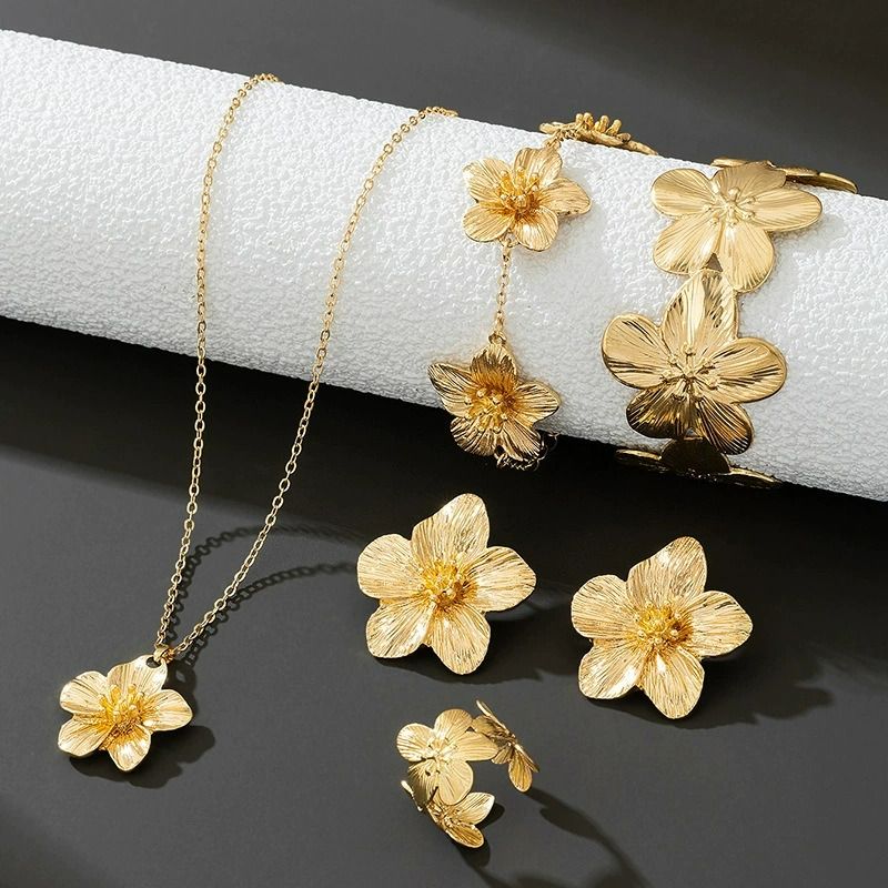 European and American cross-border retro golden flower pendant necklace bracelet ring earrings 5-piece high-end jewelry set