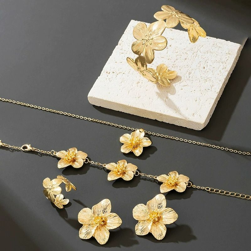 European and American cross-border retro golden flower pendant necklace bracelet ring earrings 5-piece high-end jewelry set