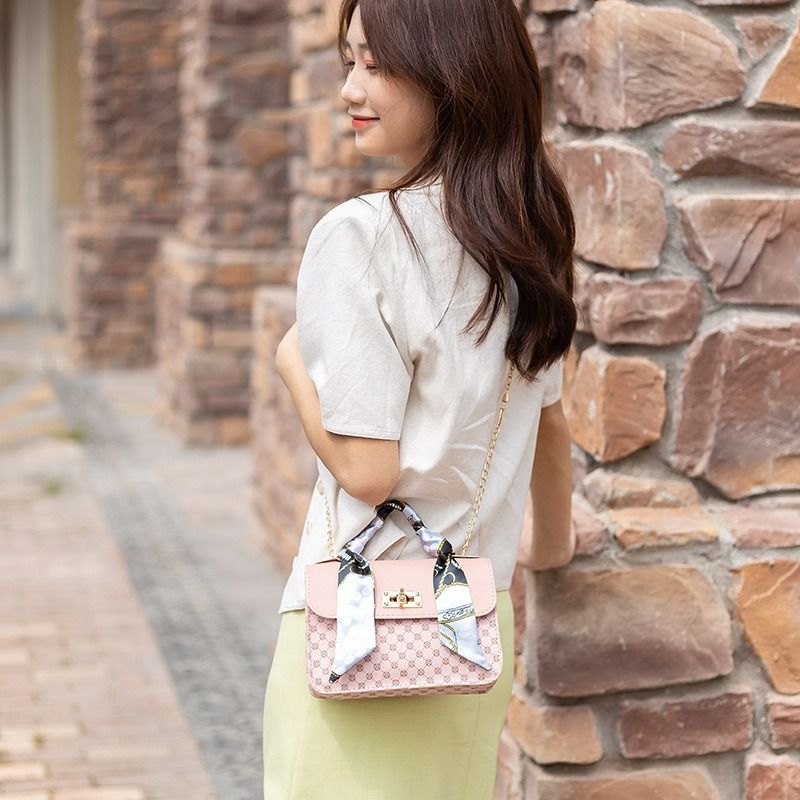 Fashion handbag 2023 bag printed small square bag silk scarf chain bag messenger bag bag
