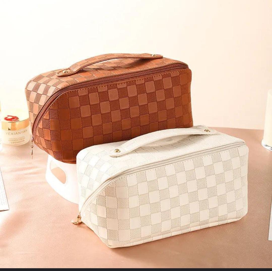 Pu leather cosmetic pouch bag Waterproof Small Toiletry Bag Portable Cosmetic Organizer Water Resistant Storage Purse for Lady Women Daily Storage Travel Organizer