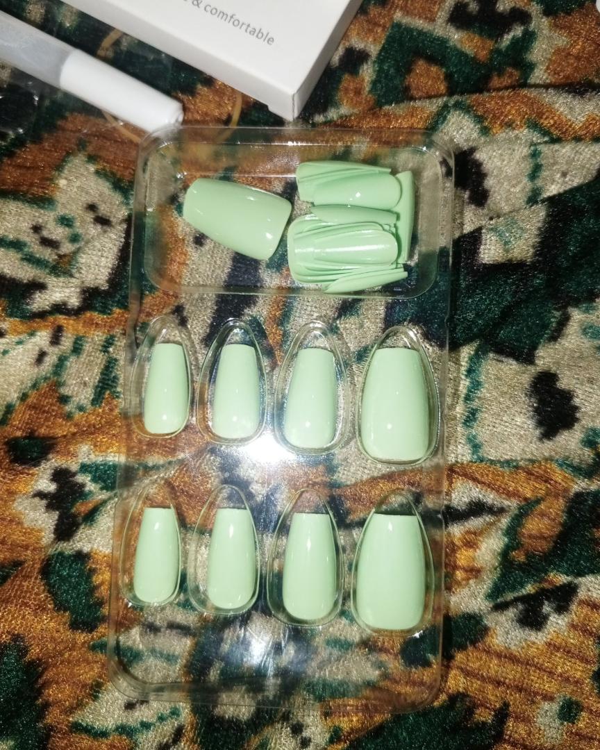 24Pcs Solid Colour Press-On Nails SIZE XS/S/M | Salon-Quality, Long-Lasting & Elegant Look | Long-Lasting, Salon-Quality Manicure at Home