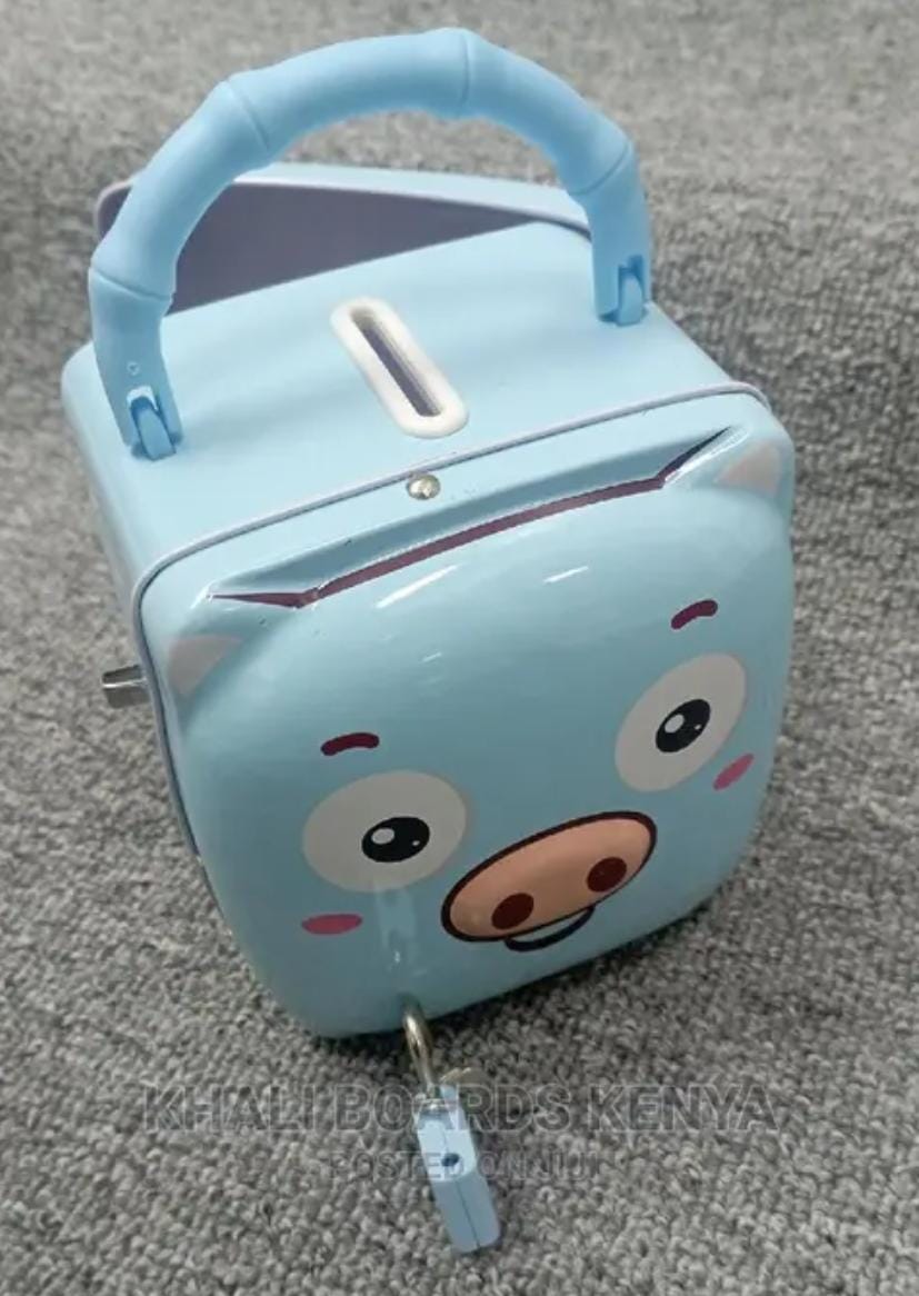 Restocked 🔥🔥🔥🔥

Secure Metallic Piggy Bank 💰
Save in style with this durable metal piggy bank – comes with a padlock & 2 keys for added security!
🔐 Keep your coins safe
💙💗 Available in Blue &