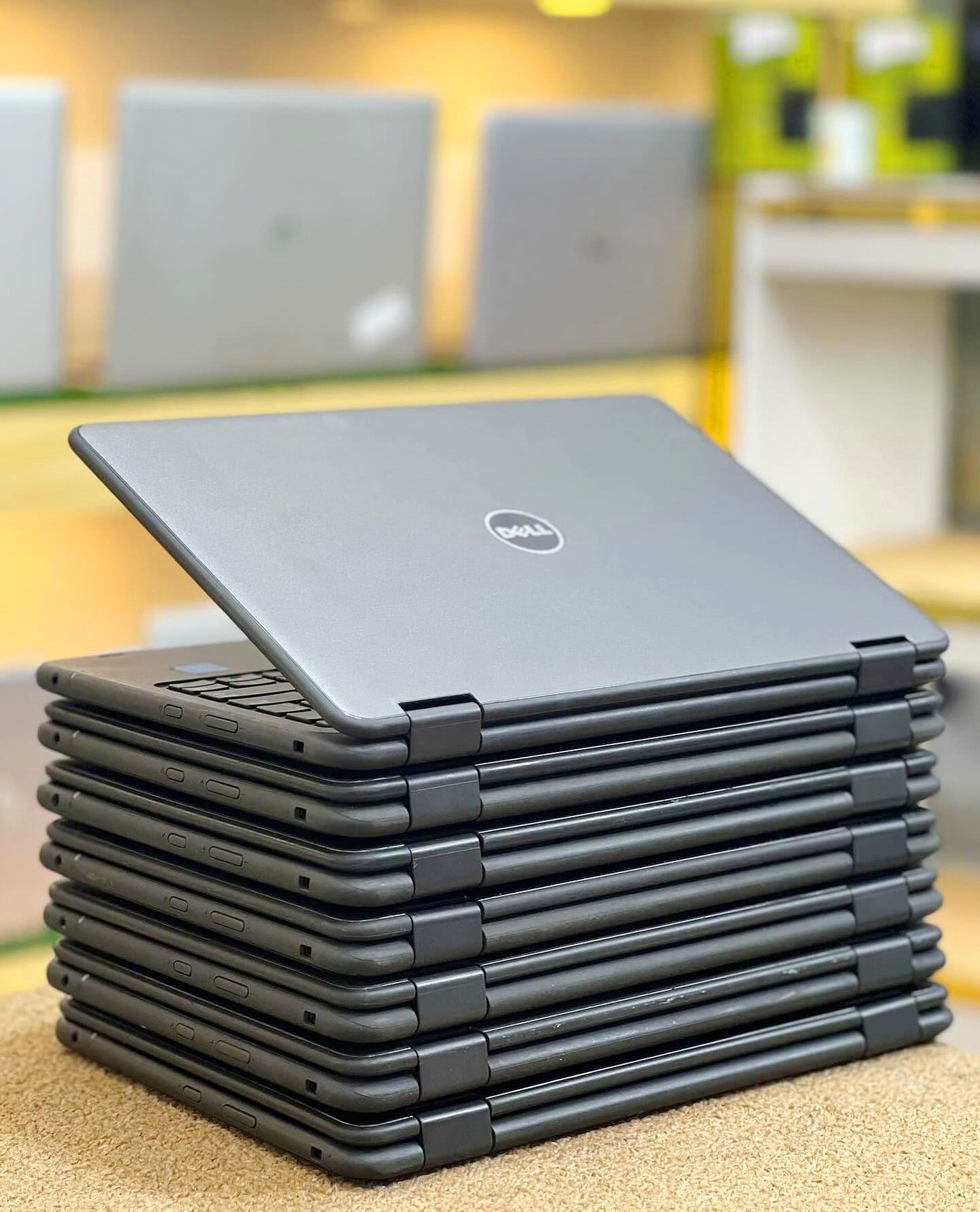 DELL Latitude 3189 x360, 4GB RAM 128GB SSD, 11.6 Inches Touchscreen, Windows 11 PRO, dualcore Convertible 2 in 1 Refurbished Laptop + laptop stand