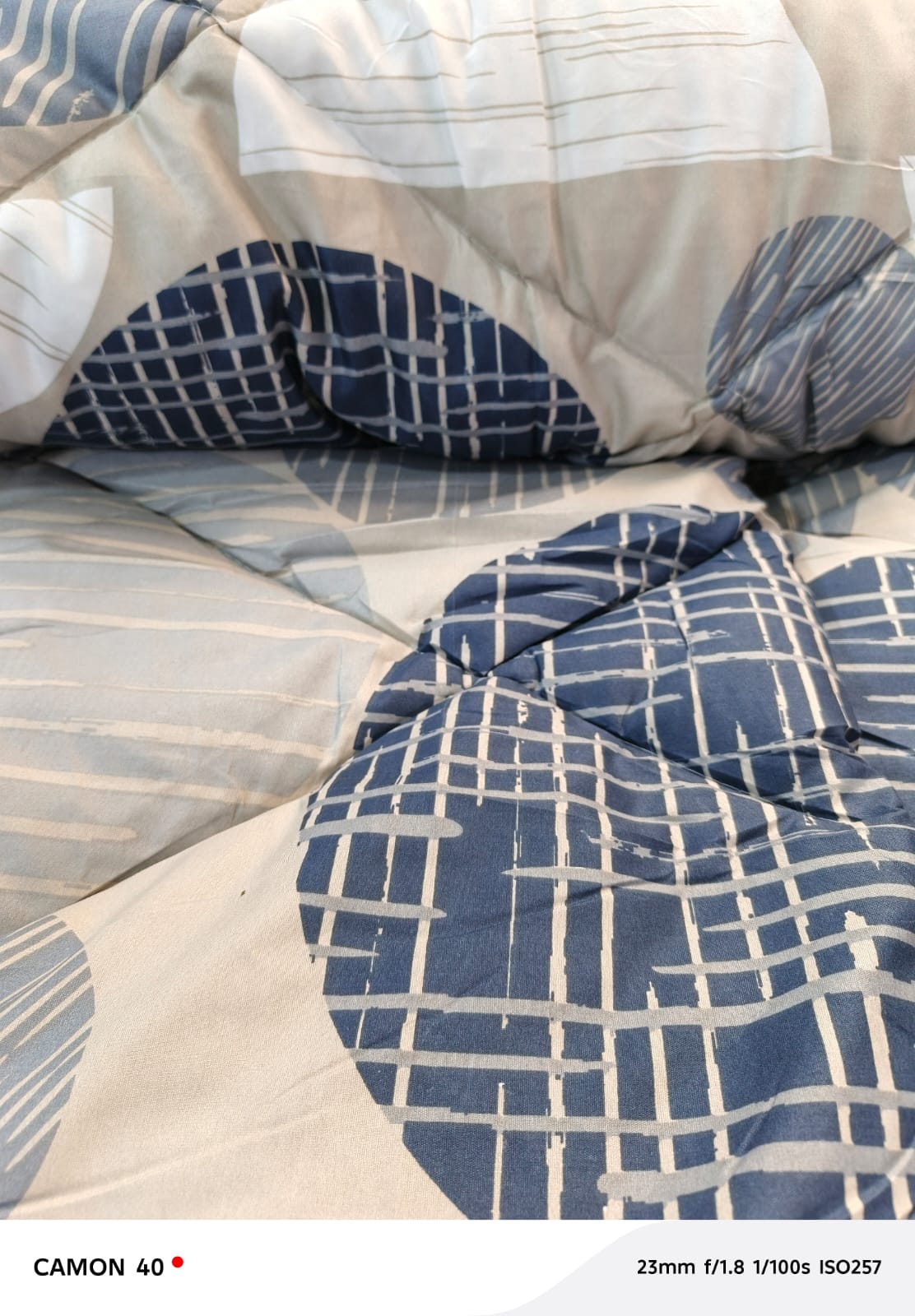 🎀☀️Unbinded Cotton Duvets(4 by 6]Made from high-quality cotton material, they are very easy to clean and keep their beautiful color after a wash. It comes with 1 bed sheet and 2 pillow cases