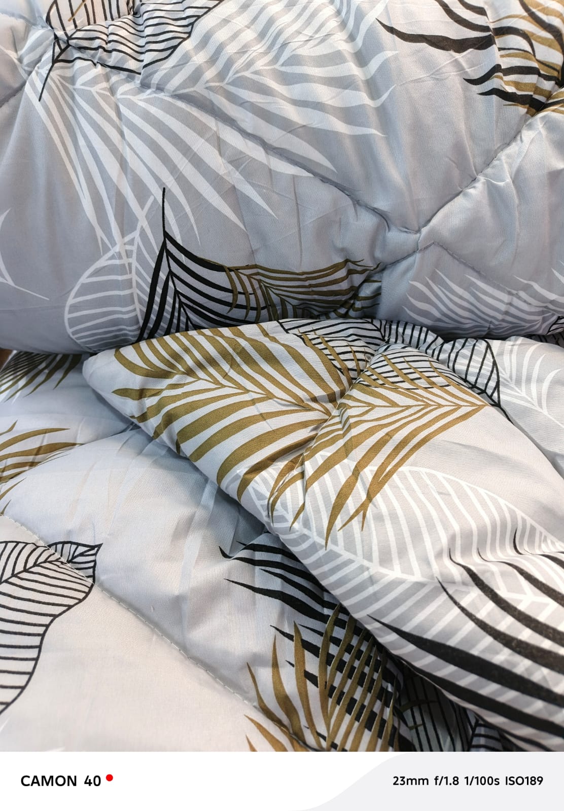 🎀☀️Unbinded Cotton Duvets(4 by 6]Made from high-quality cotton material, they are very easy to clean and keep their beautiful color after a wash. It comes with 1 bed sheet and 2 pillow cases