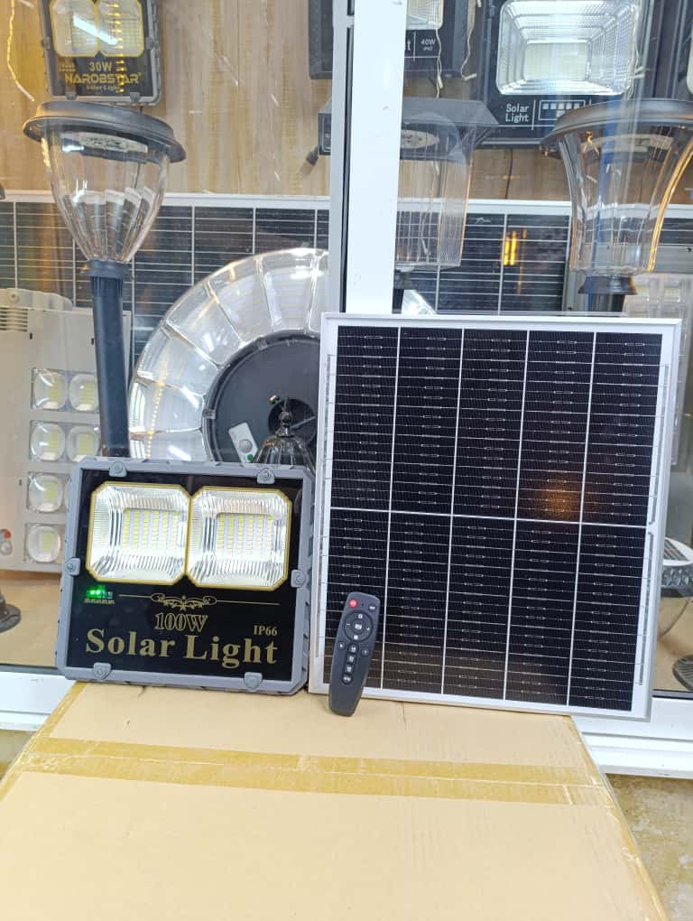 🎇100w Solar Security Floodlight With A Solar Panel🎇Dusk to Dawn Available:This solar flood light will turn on at dusk and turn off at dawn automatically when it is on "Auto" Mode.Energy Save - No el