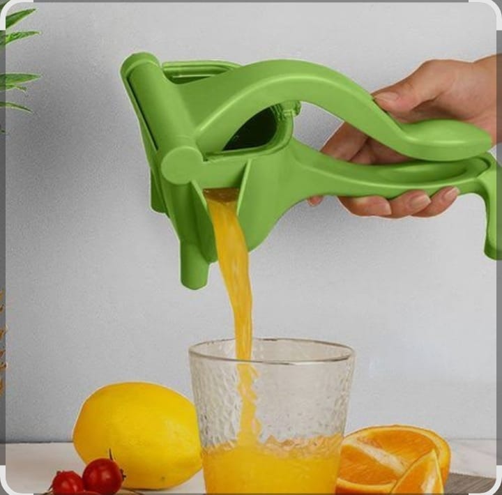 FRUIT PRESS. Multifunctional Manual Juicer Handheld Plastic Fruit Squeezer Non-electric Orange Citrus Press Kitchen Lemon Juice Squeezer, resistant to rust and corrosion.