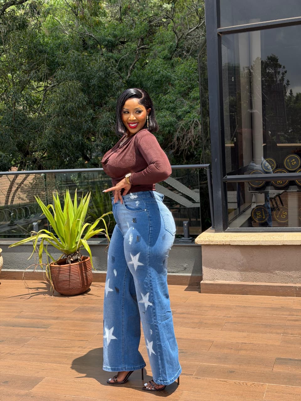 New  Trendy Star Detail Wide Leg Jeans – Premium Stretch Denim High Waist Pants for Women