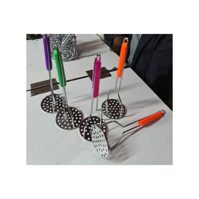 Heavy-Duty Stainless Steel Potato Masher – Non-Slip Comfortable Handle – Durable Kitchen Tool for Mashing Potatoes, Vegetables, Fruits & More 🍽️