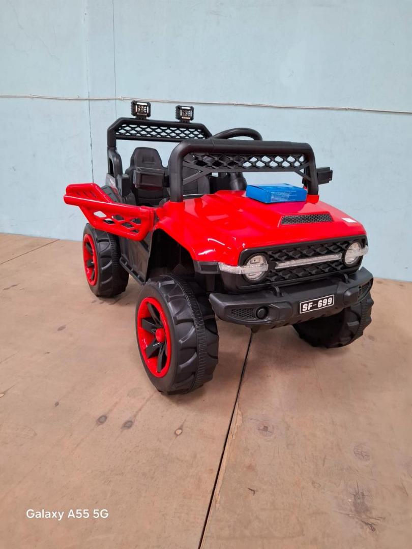 Kids Electic Car . 12 v battery, 2 motors.music car.