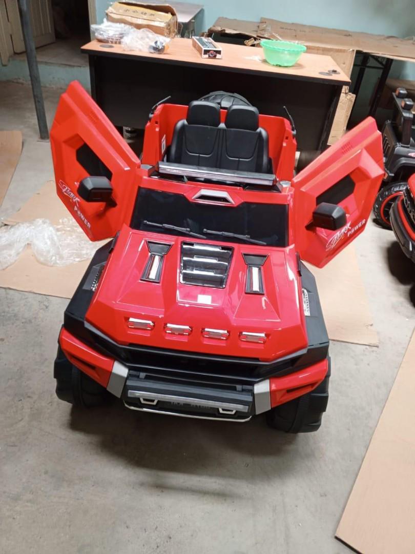 Kids Electric Car.4 motors.12v battery.Bluetooth ,Aux,Music,Swinging option,Remote control