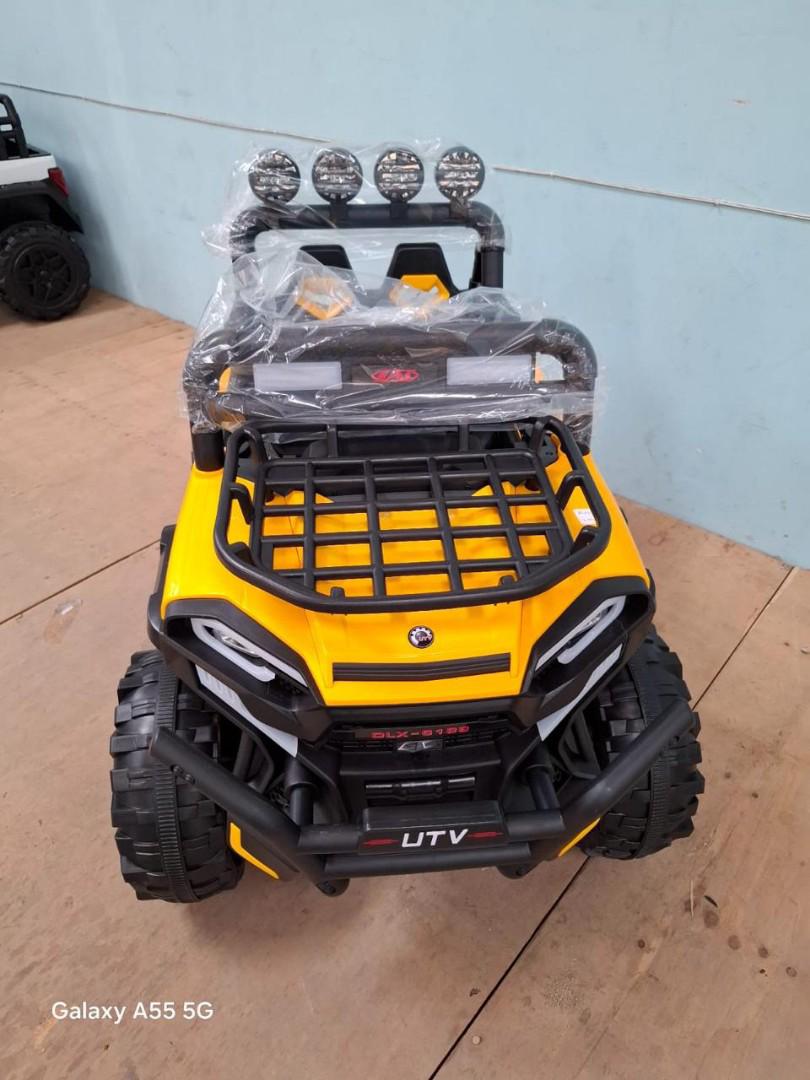 Kids Electic Car . 12 v battery, 4 motors. bluetooth