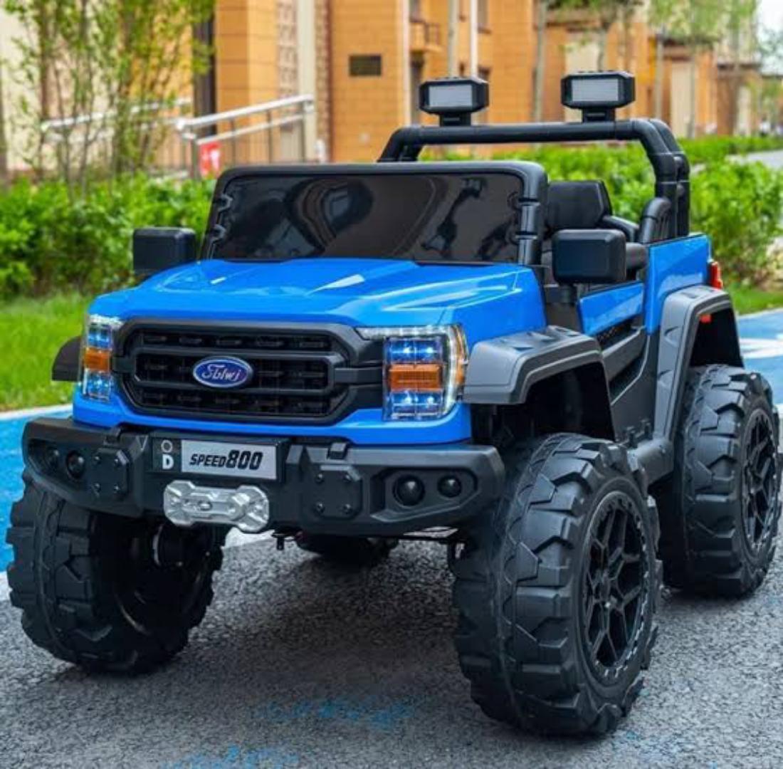 Kids Electric Car . 12v Battery. 2 motors.