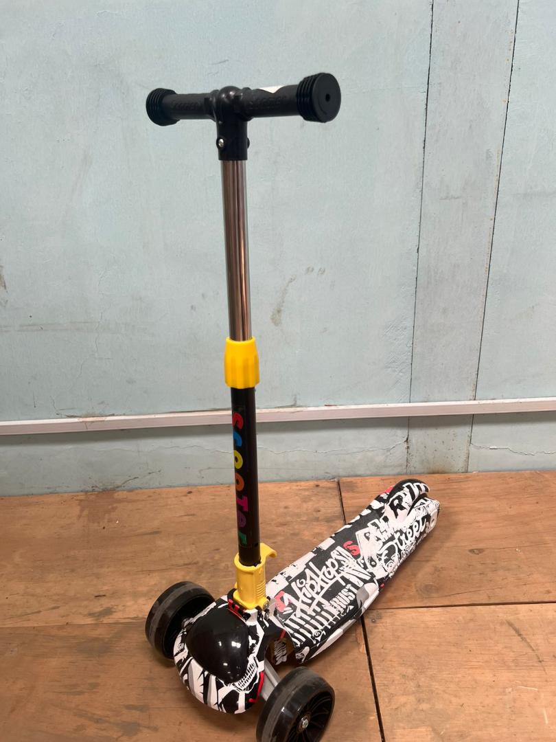 Baby Scooter. 2-4yrs.