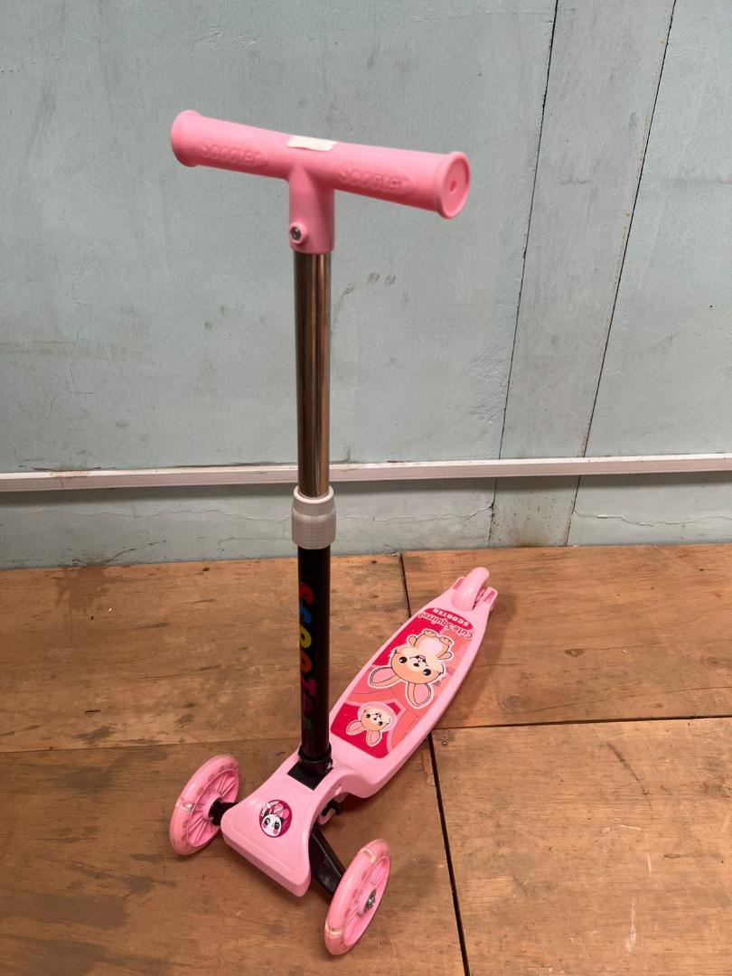 Baby Scooter. 2-4 yrs.