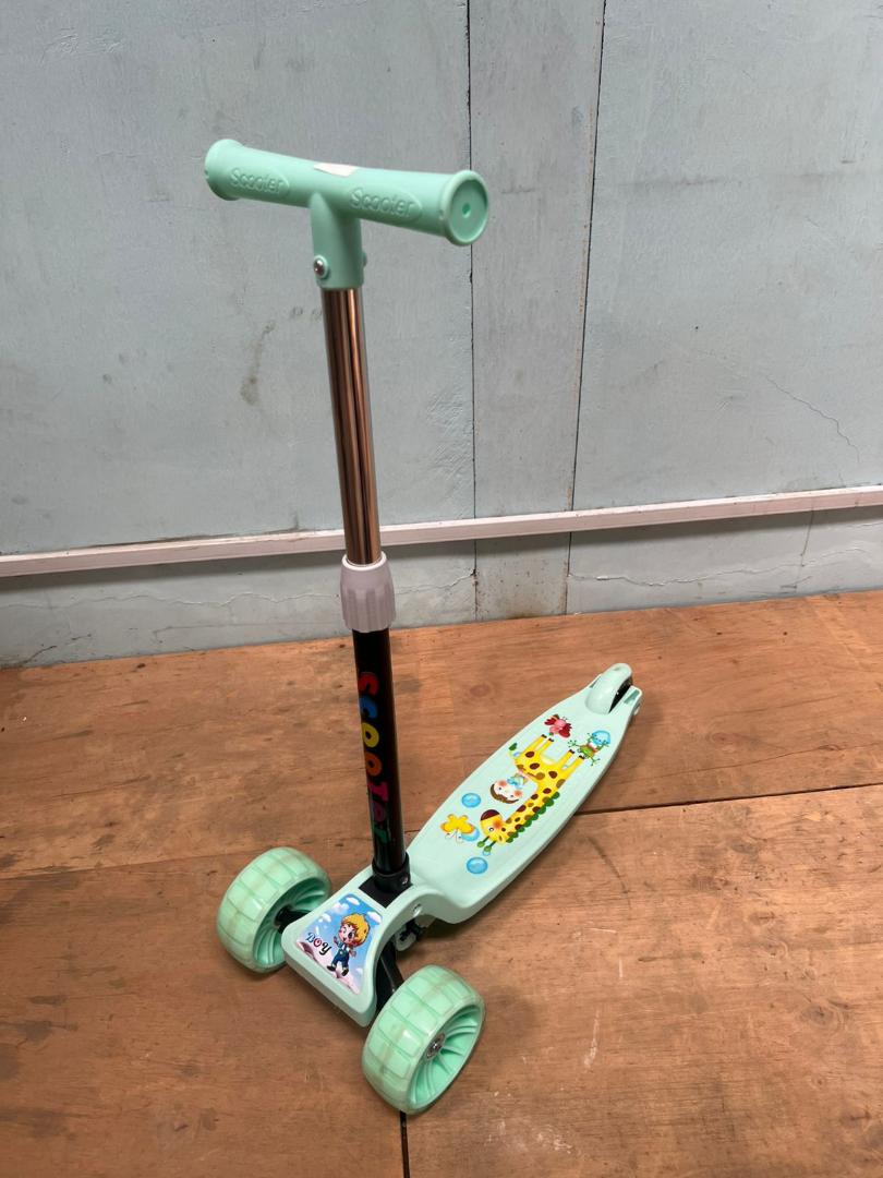 Baby Scooter. 2-4 yrs.