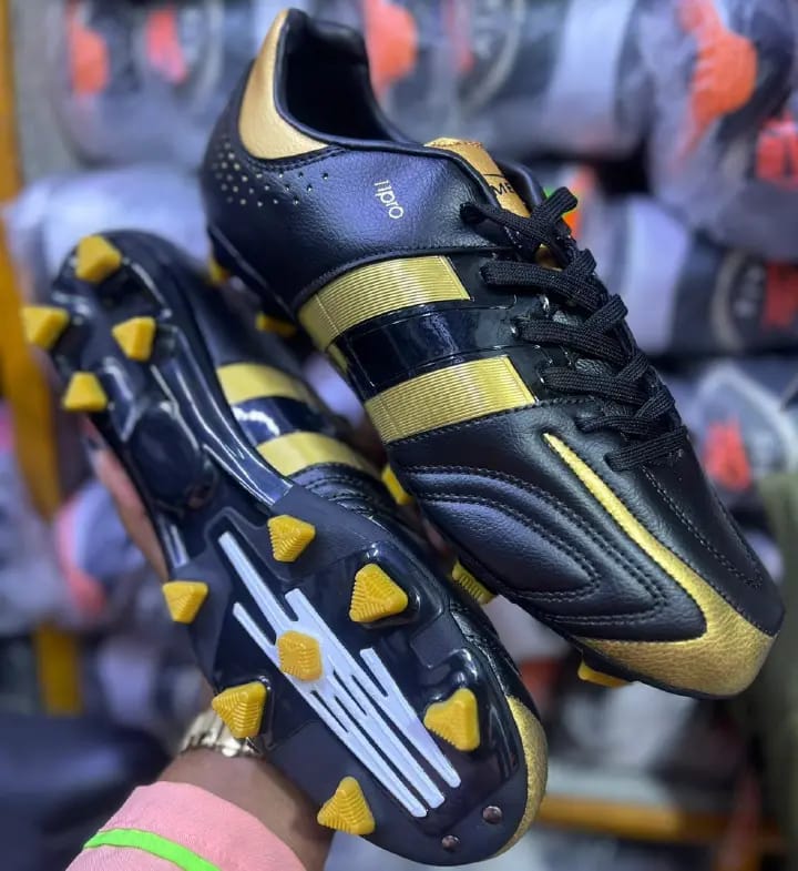 SOCCER/FOOTBALL High quality leather comfy football boots 🔥all men and women dreaming football boot favourable for all playing grounds either carpet or dust ground ✨very cute all sizes are❤‍🔥🥰😘