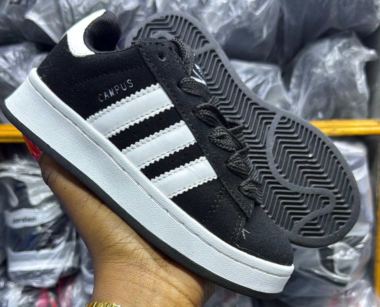 ⚡CAMPUS NEW ARRIVAL💯LATEST CAMPUS SHOES🥰🥰 Multifuctional ladies Men's classic breatherble shoes⚡designer  youth shoes🔥new classic and fashioned unisex sneakers . Campus available all colours 💯🥰