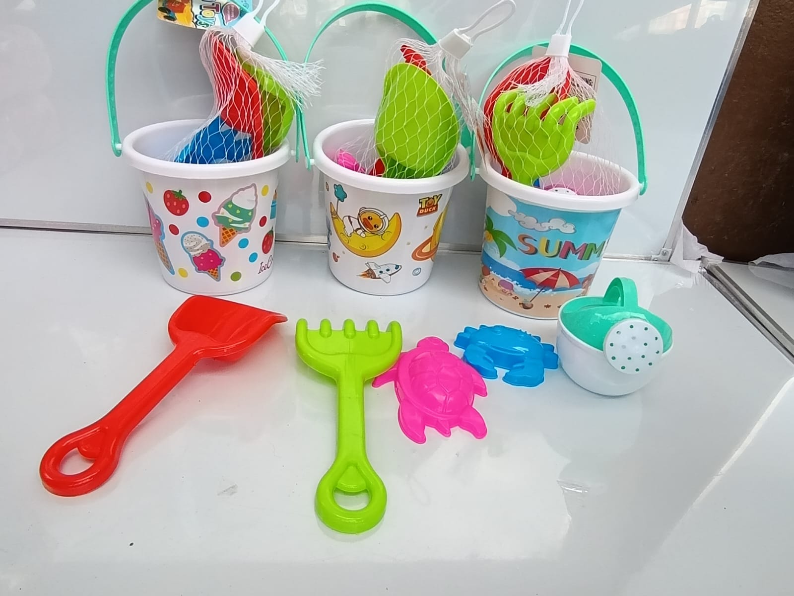 Premium Kids Beach Buckets Set with Fun Beach Toys, Sandcastle Molds, Shovels, Rakes, and Water Scoops – Durable, Colorful, Safe, and Perfect for Outdoor Summer Fun