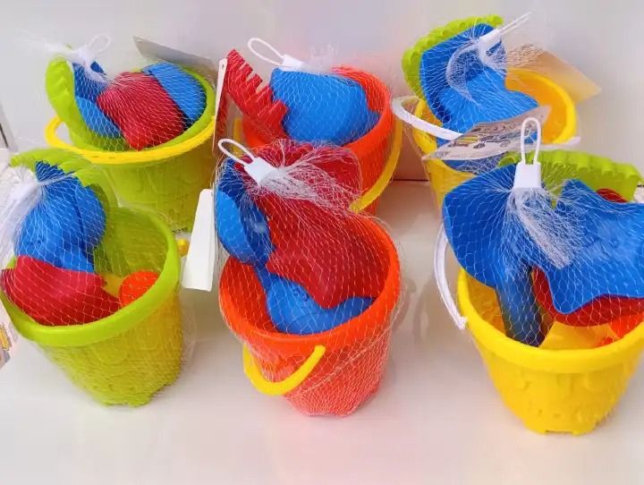 Premium Kids Beach Buckets Set with Fun Beach Toys, Sandcastle Molds, Shovels, Rakes, and Water Scoops – Durable, Colorful, Safe, and Perfect for Outdoor Summer Fun