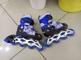 Adjustable Roller Skating Shoes Full Set with Helmet and Protective Guards – Kids and Beginner Inline Skates with Safety Gear for Outdoor Skating Sports Small Medium Large Sizes