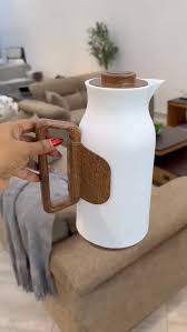 Premium Elegant Vacuum Flask 1L, Food-Grade Stainless Steel, Keeps Drinks Hot 12hrs & Cold 24hrs, Stylish and Durable