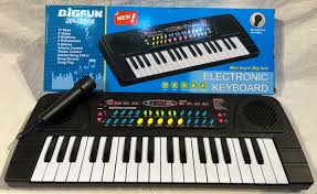 37 Keys Portable MIDI Keyboard Controller for Music Production, Compatible with Windows, Mac, iOS, Lightweight and USB-Powered