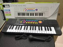 37 Keys Portable Mini Keyboard MIDI Controller USB Powered for Music Production and Studio Use