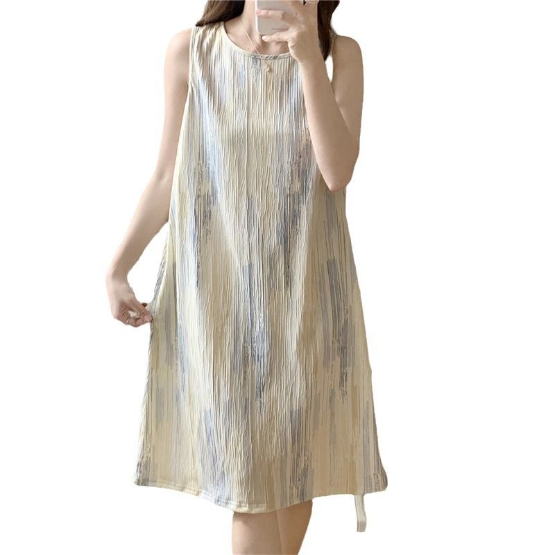 Hot-selling nightgowns, summer vest dresses, cartoon-printed cute pajamas, women's home wear. Large quantities available with discounts