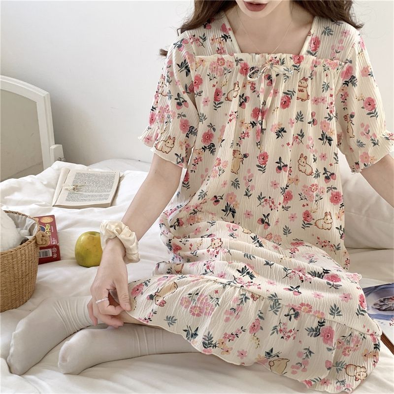 Hot-selling nightgowns, summer vest dresses, cartoon-printed cute pajamas, women's home wear. Large quantities available with discounts