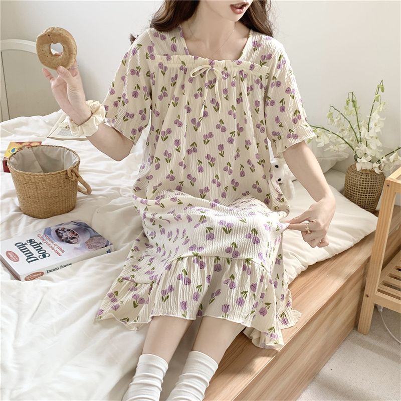 Hot-selling nightgowns, summer vest dresses, cartoon-printed cute pajamas, women's home wear. Large quantities available with discounts
