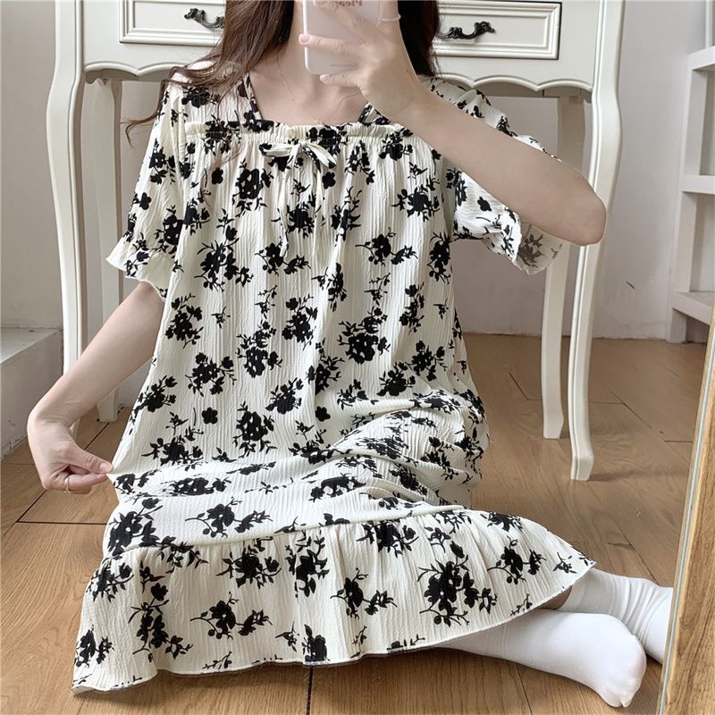 Hot-selling nightgowns, summer vest dresses, cartoon-printed cute pajamas, women's home wear. Large quantities available with discounts