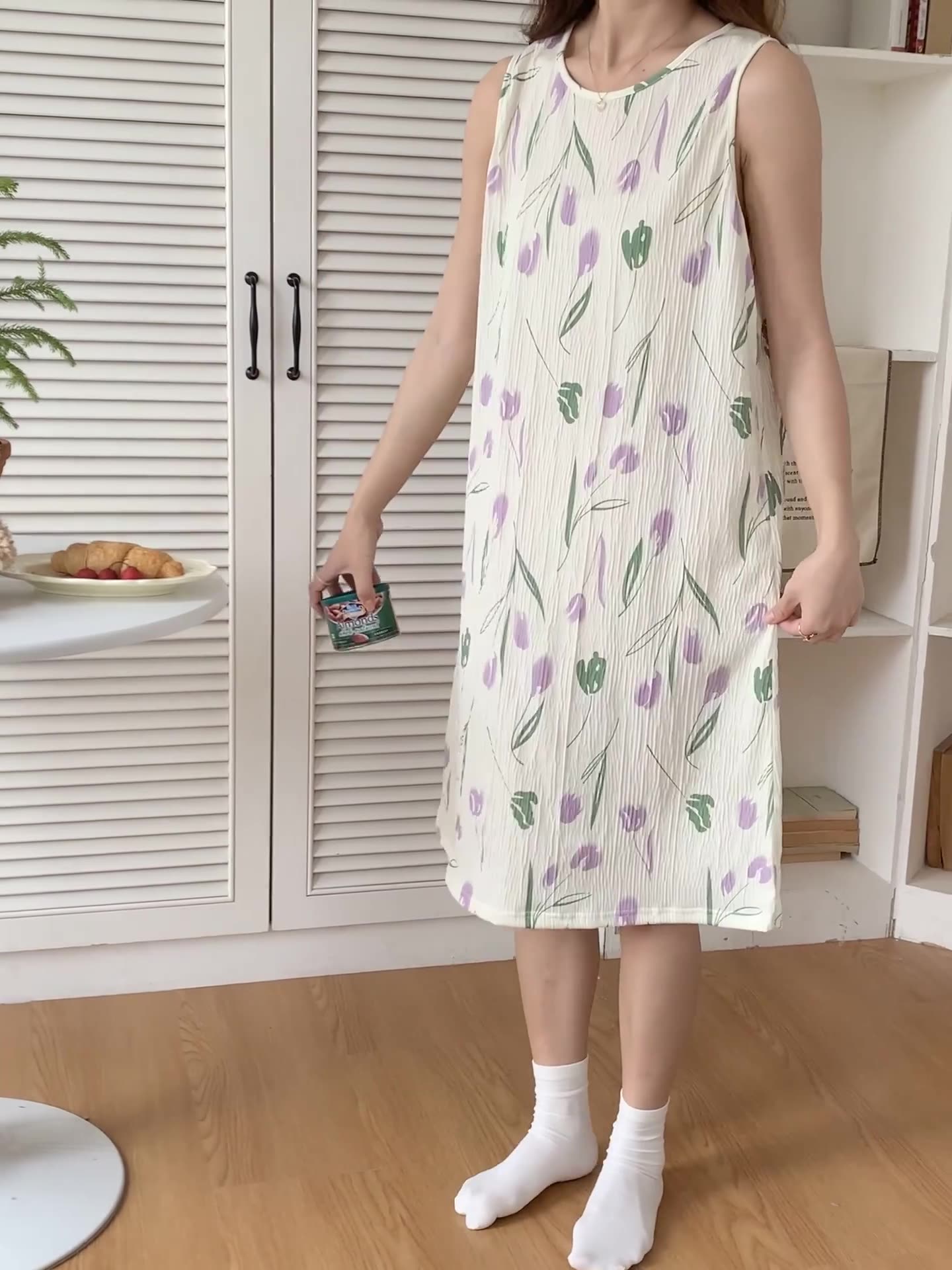 Hot-selling nightgowns, summer vest dresses, cartoon-printed cute pajamas, women's home wear. Large quantities available with discounts