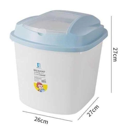 Rice/cereal bucket with measuring cup